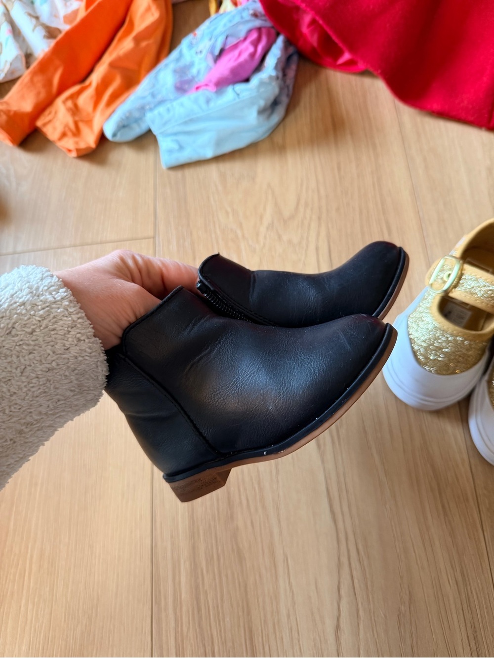 Cat & Jack Chelsea Boots Black